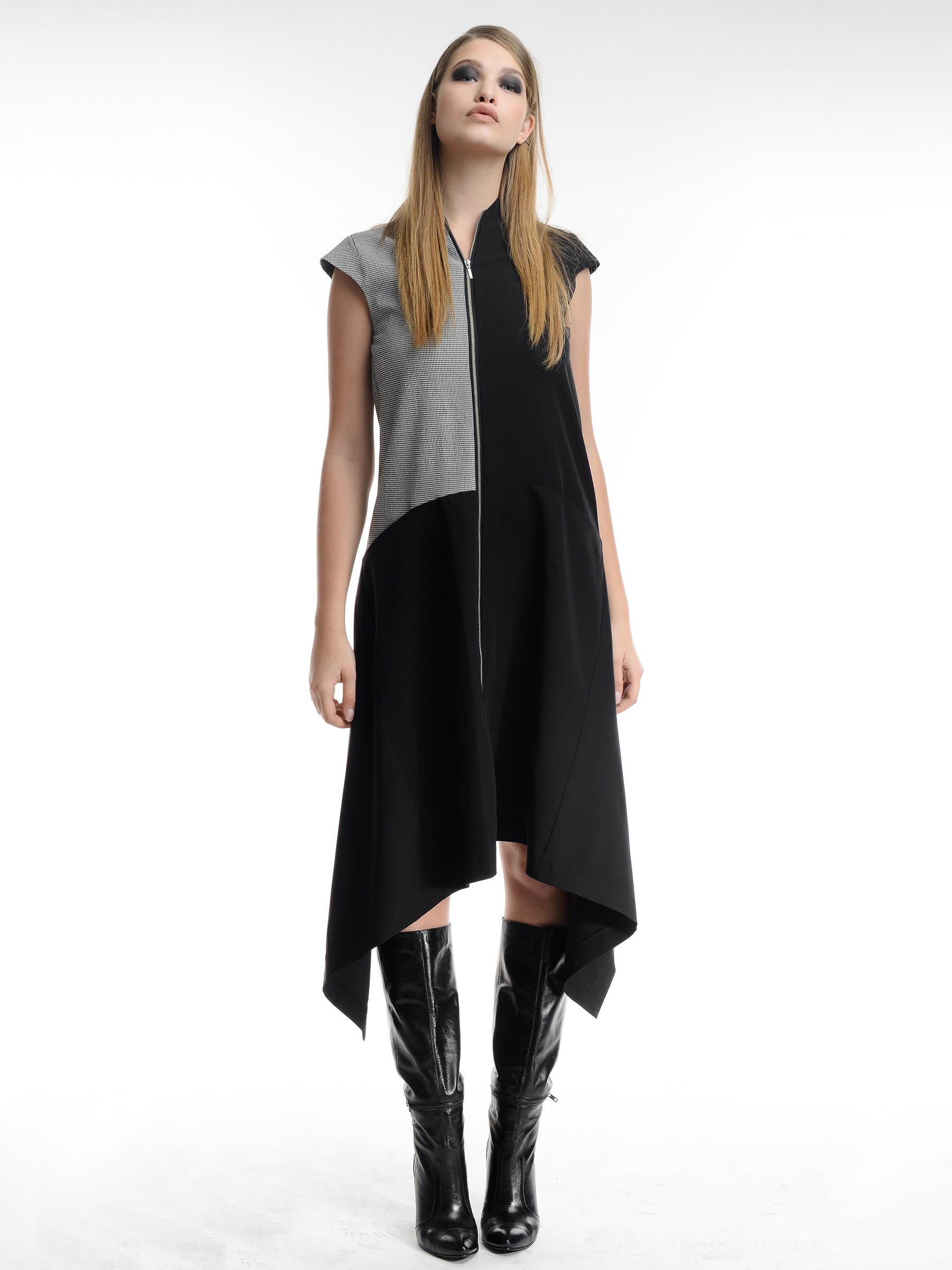 Rochie geometrica cu guler kimono by Larisa Dragna
