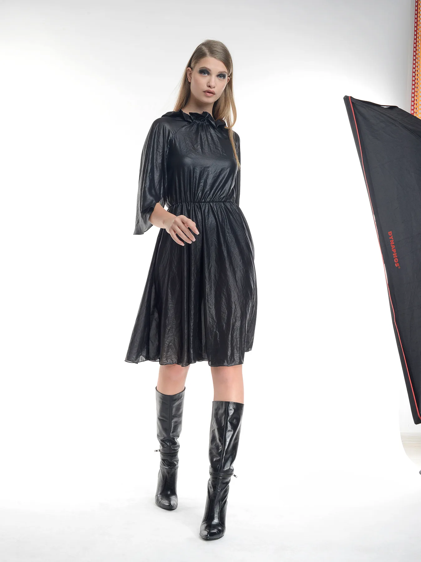 Rochie din voal metalizat cu maneci tip lalea si guler inalt by Larisa Dragna