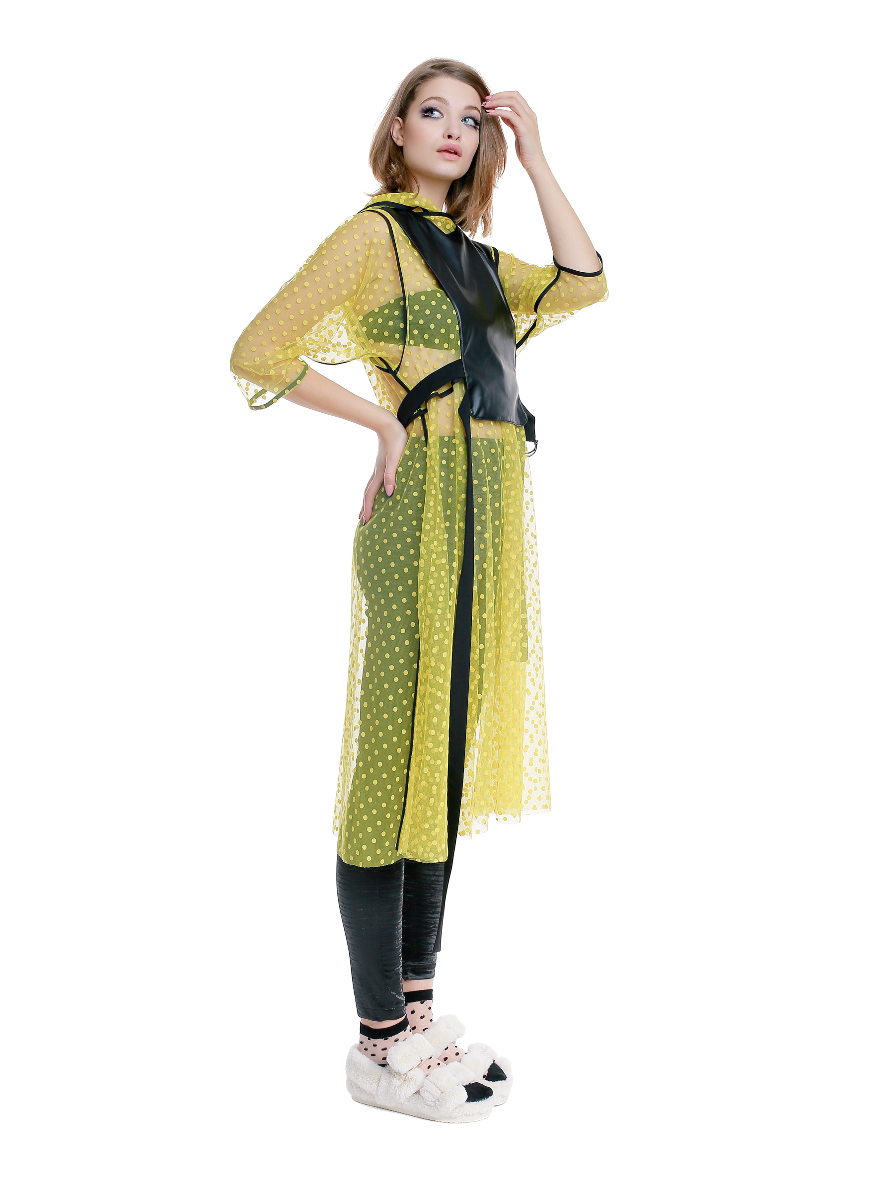 Top negru din piele cu spate decupat by Larisa Dragna