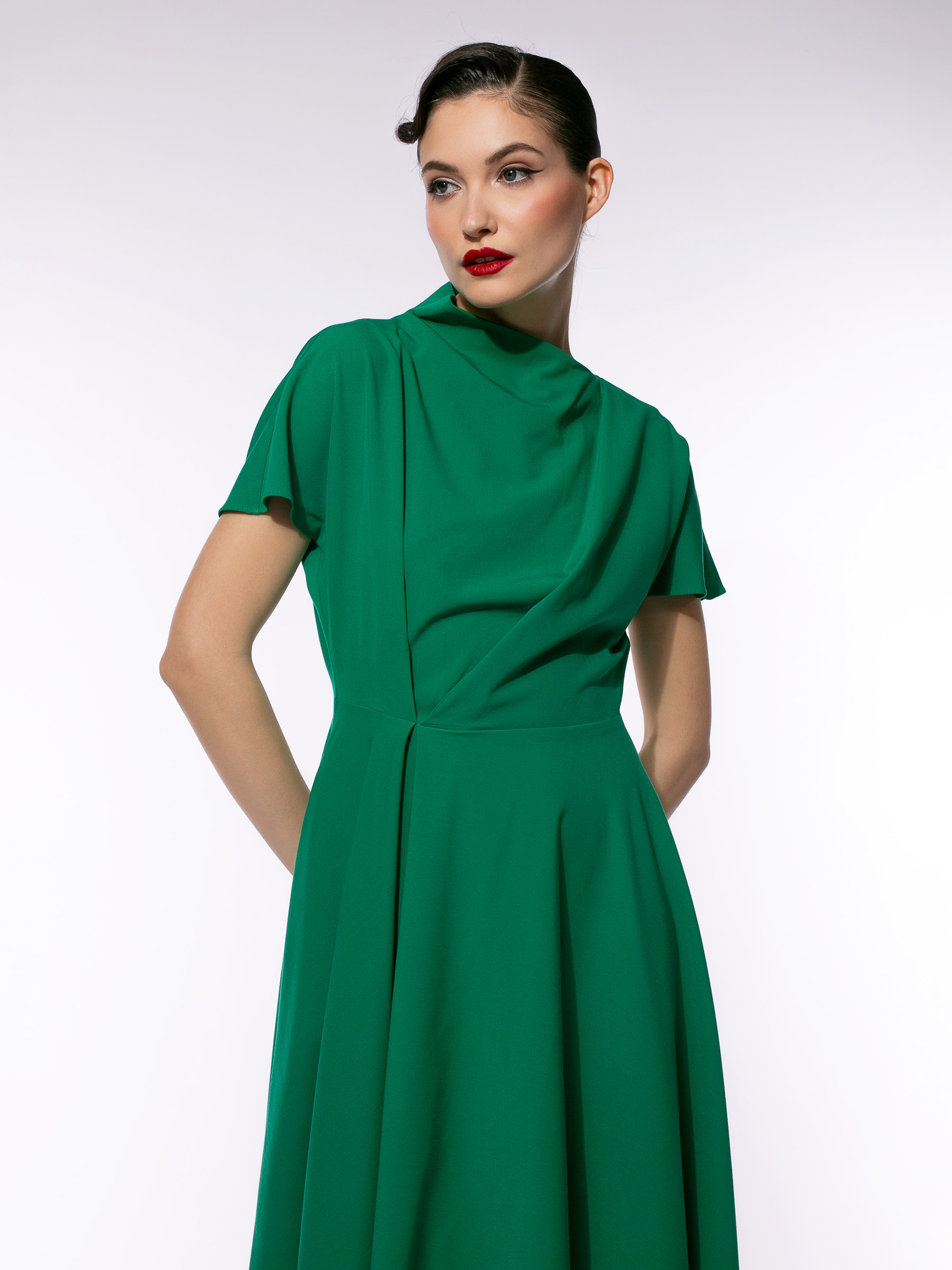 Rochie verde cu guler asimetric by Larisa Dragna