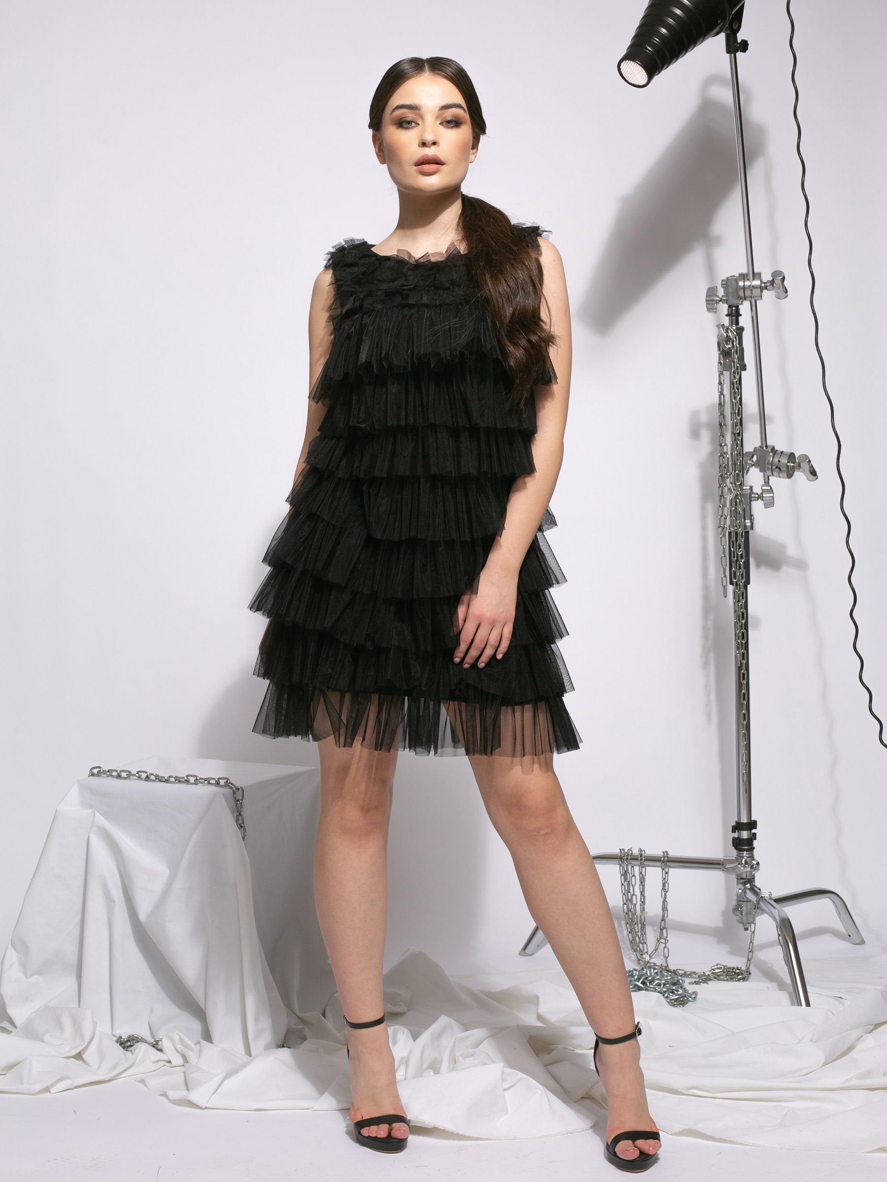 Rochie neagră din tull cu volane by Larisa Dragna