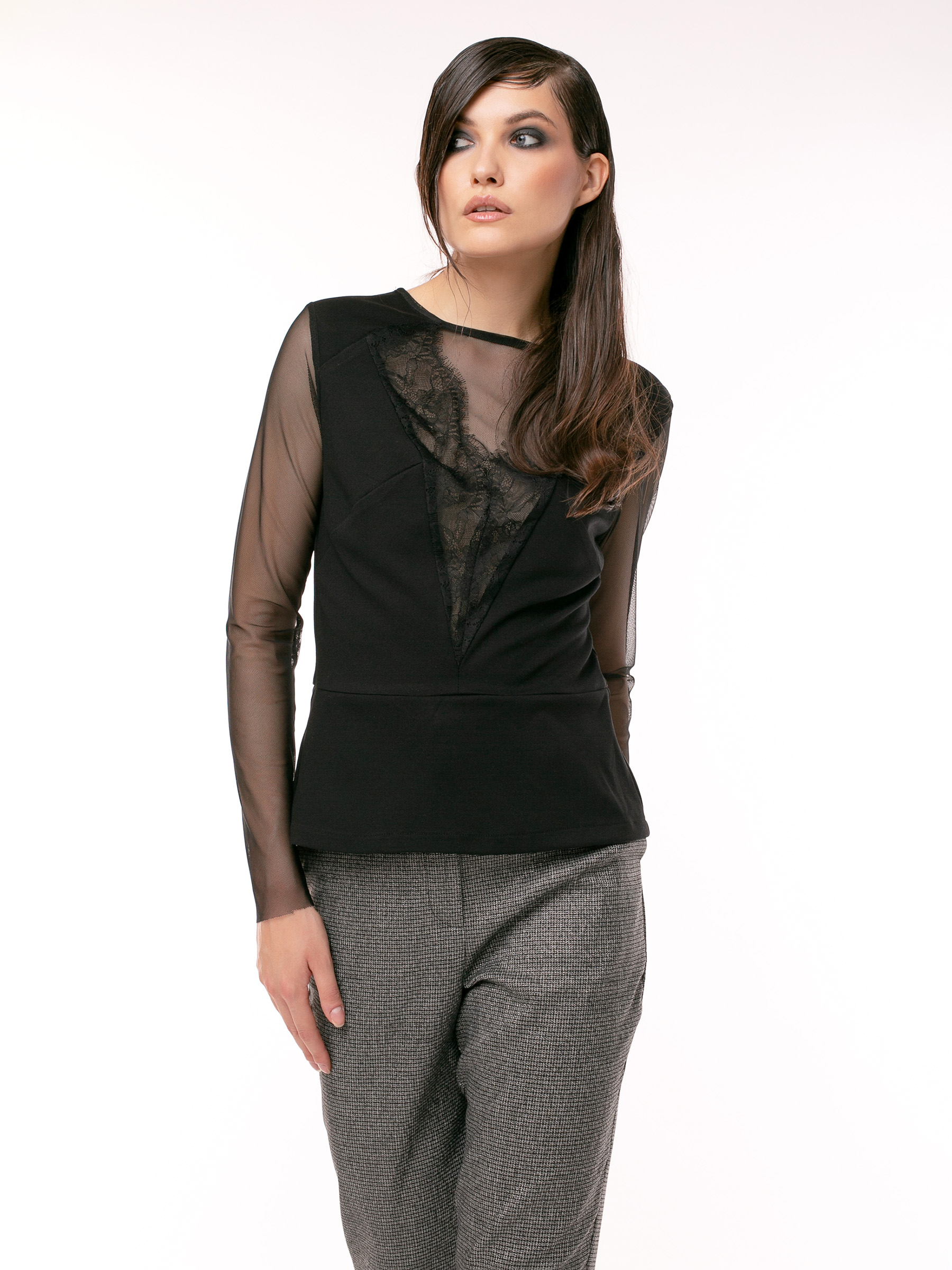 Bluza neagra cu insertie din dantela by Larisa Dragna