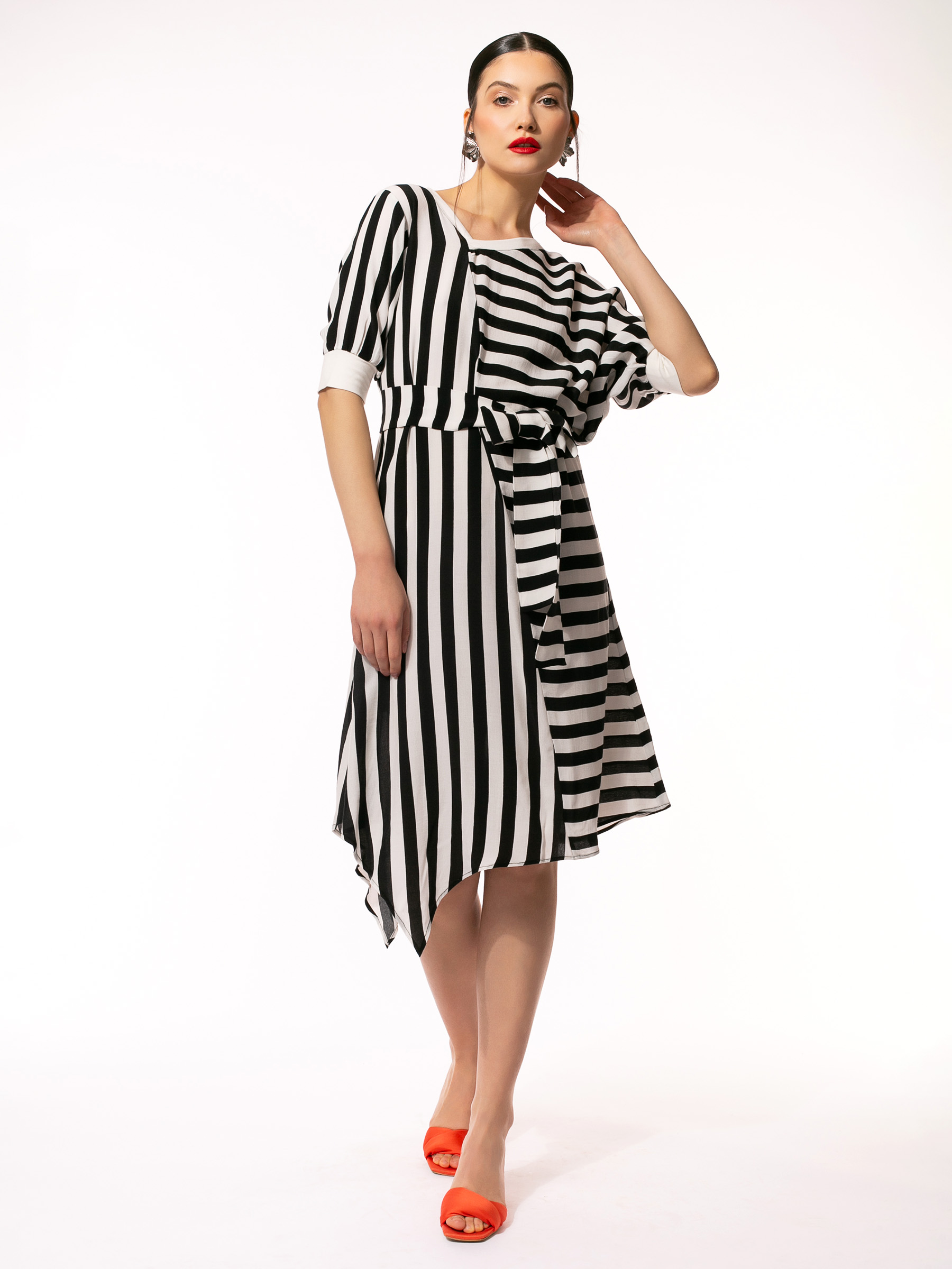 Rochie cu dungi alb negru by Larisa Dragna