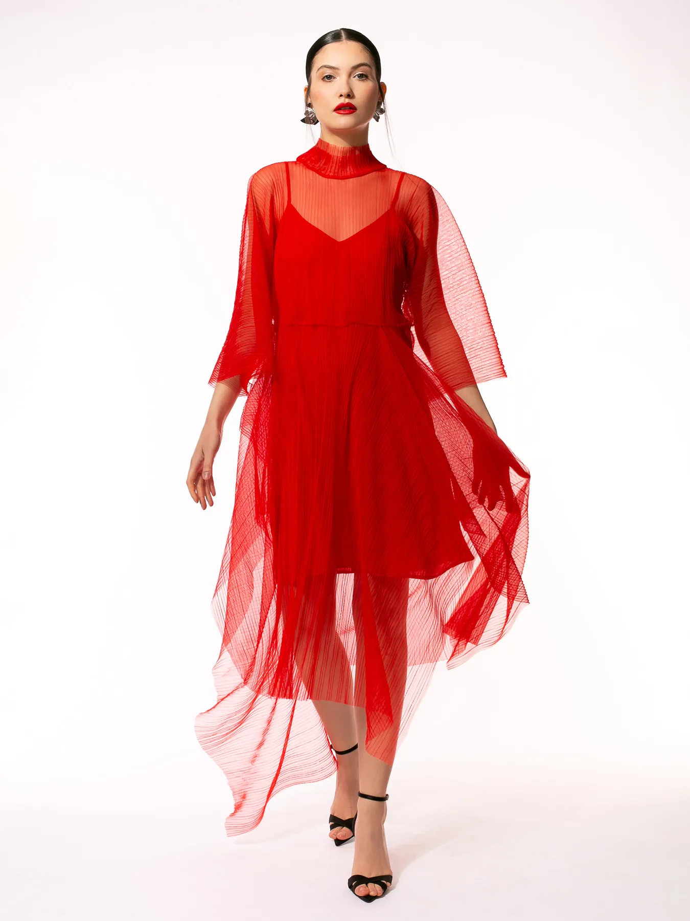 Rochie din tull rosu plisat by Larisa Dragna