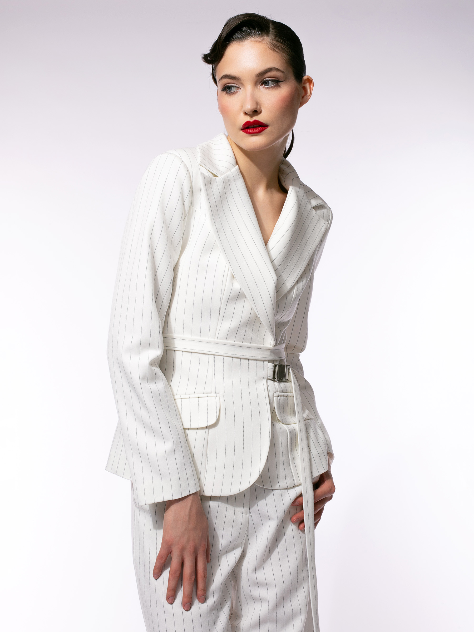 Sacoul alb cu guler șal Tailored by Larisa Dragna