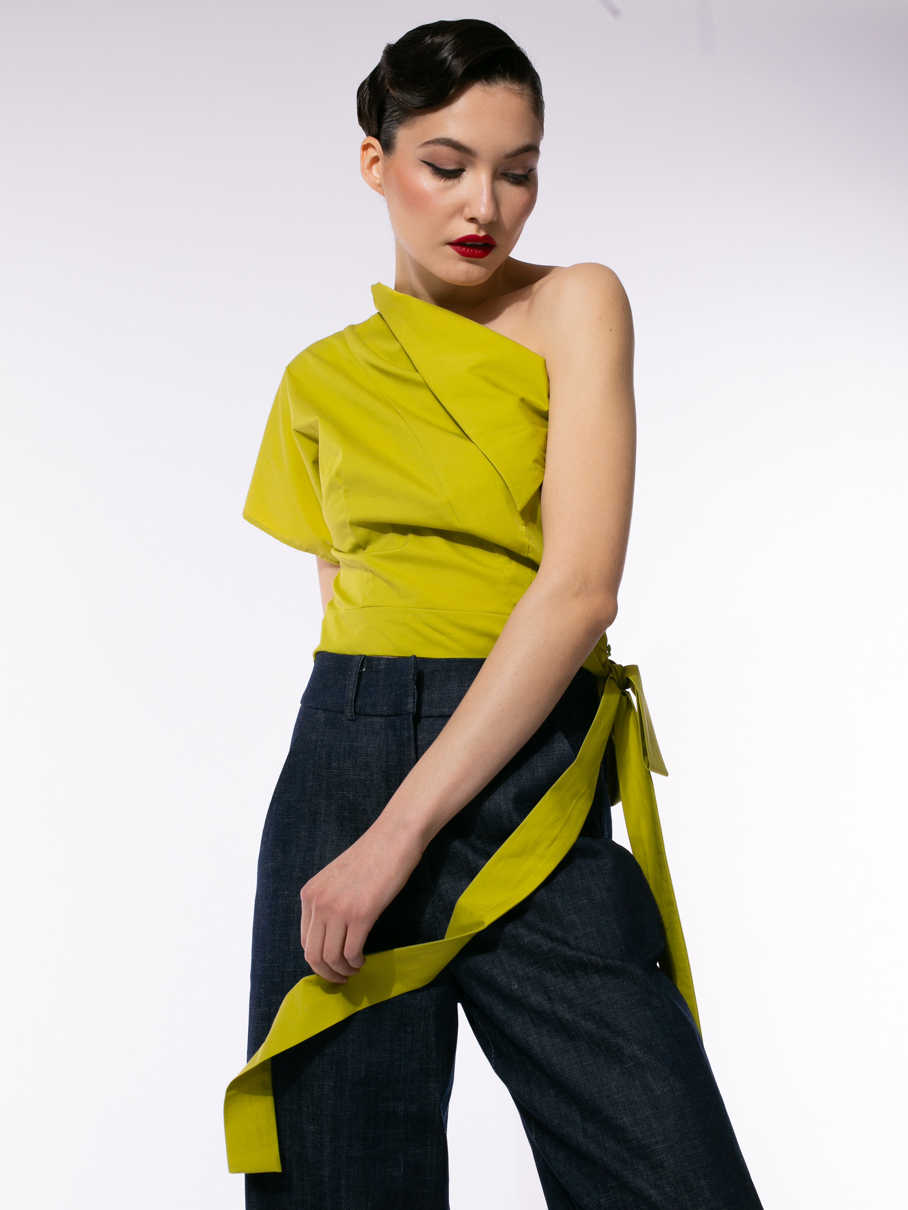 Bluza acid lime cu un umar by Larisa Dragna
