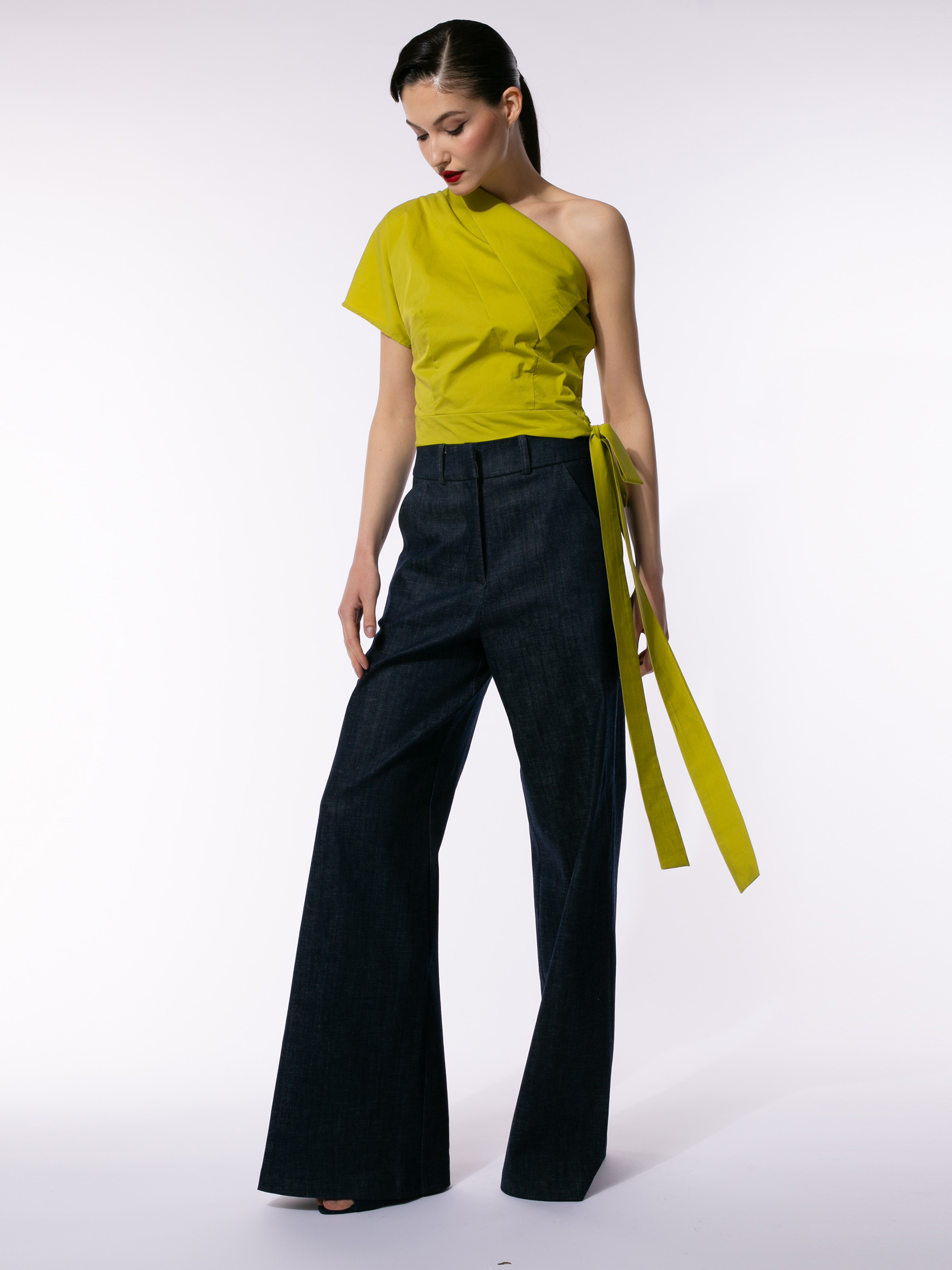 Pantaloni croi lejer din denim by Larisa Dragna