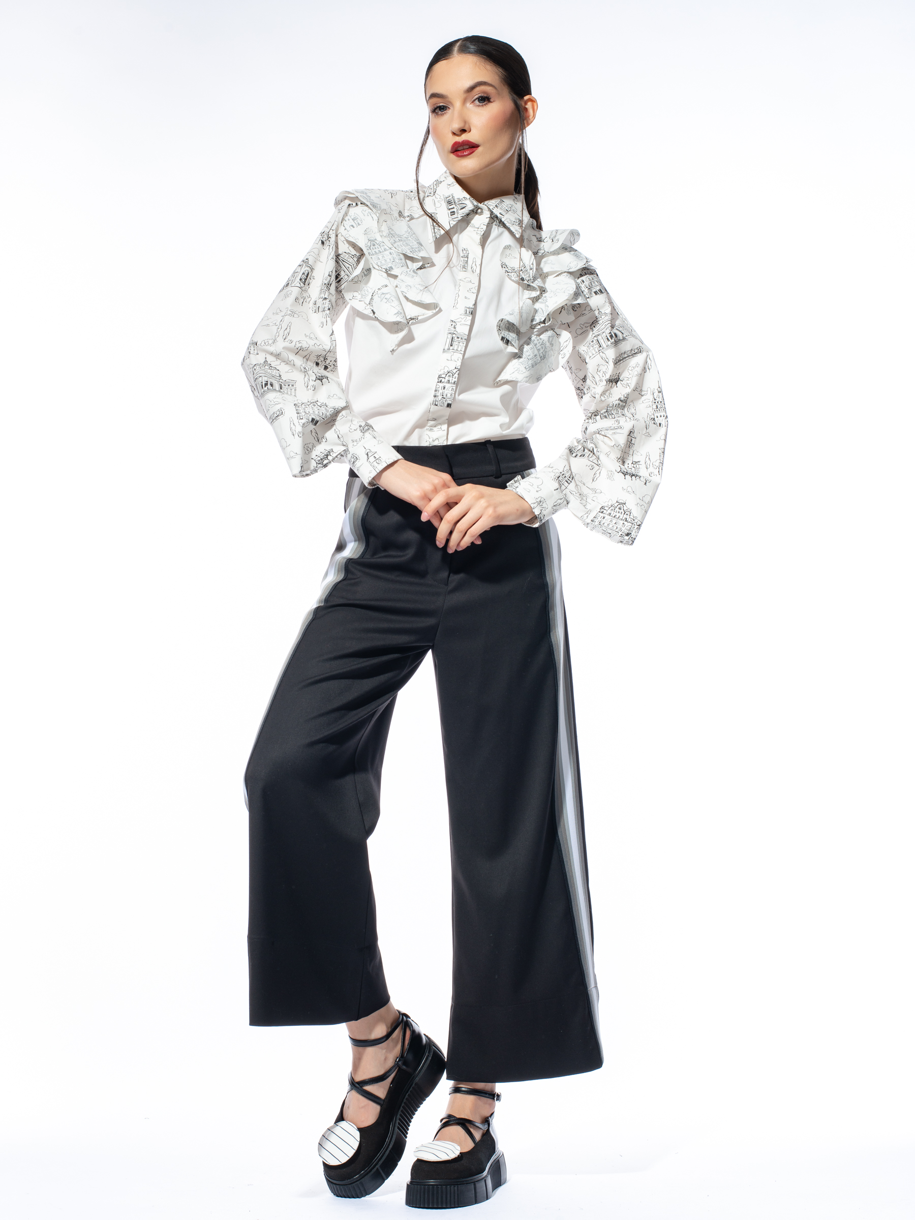 Pantaloni negri culotte cu vipușcă by Larisa Dragna