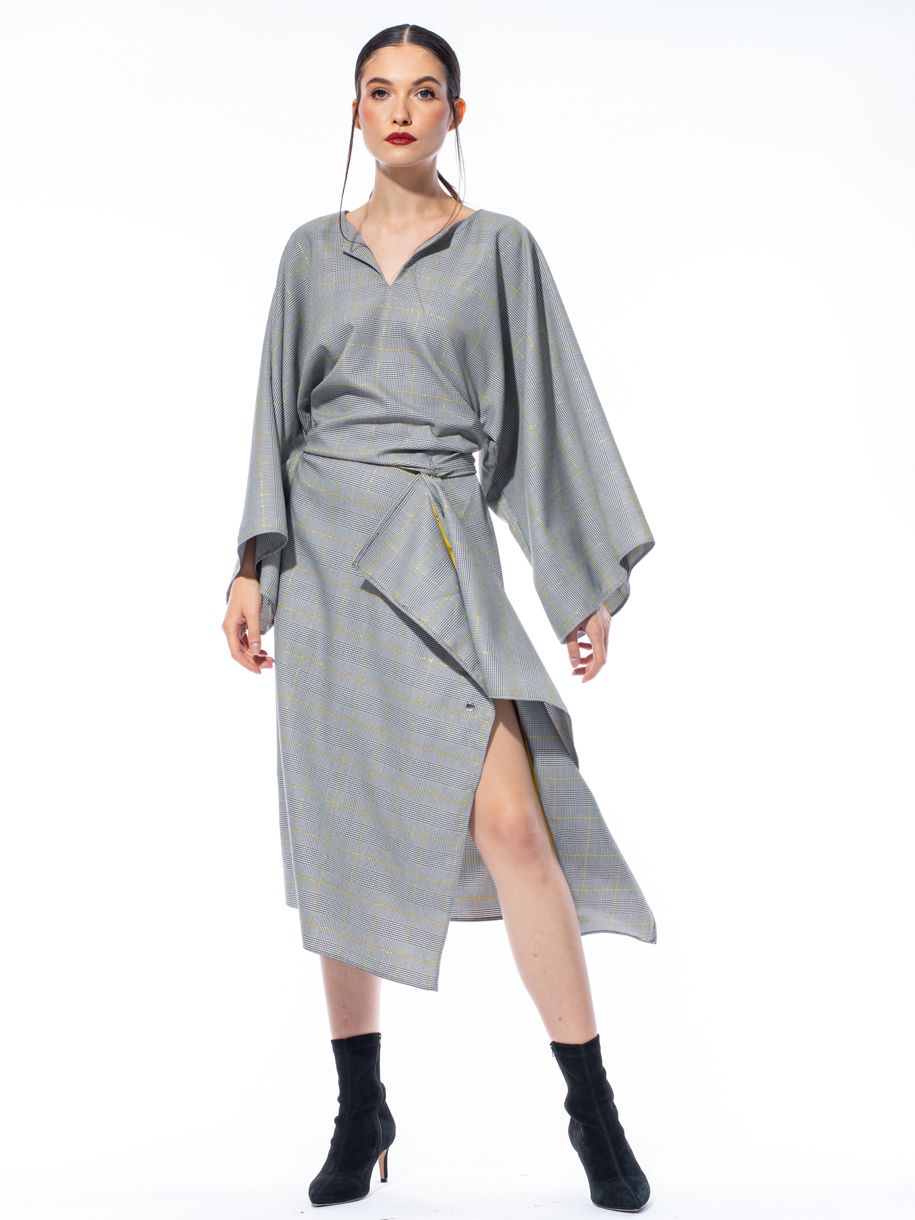 Rochie gri cu mâneci kimono by Larisa Dragna
